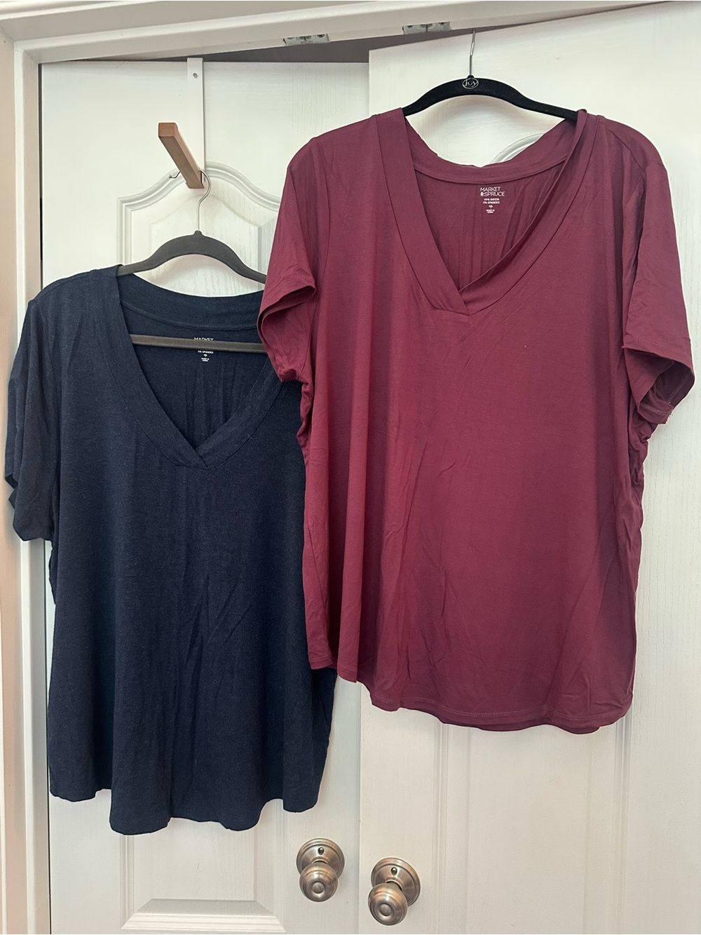 Market & Spruce XXL Women's V-Neck tshirt set of 2 - Navy & Burgundy